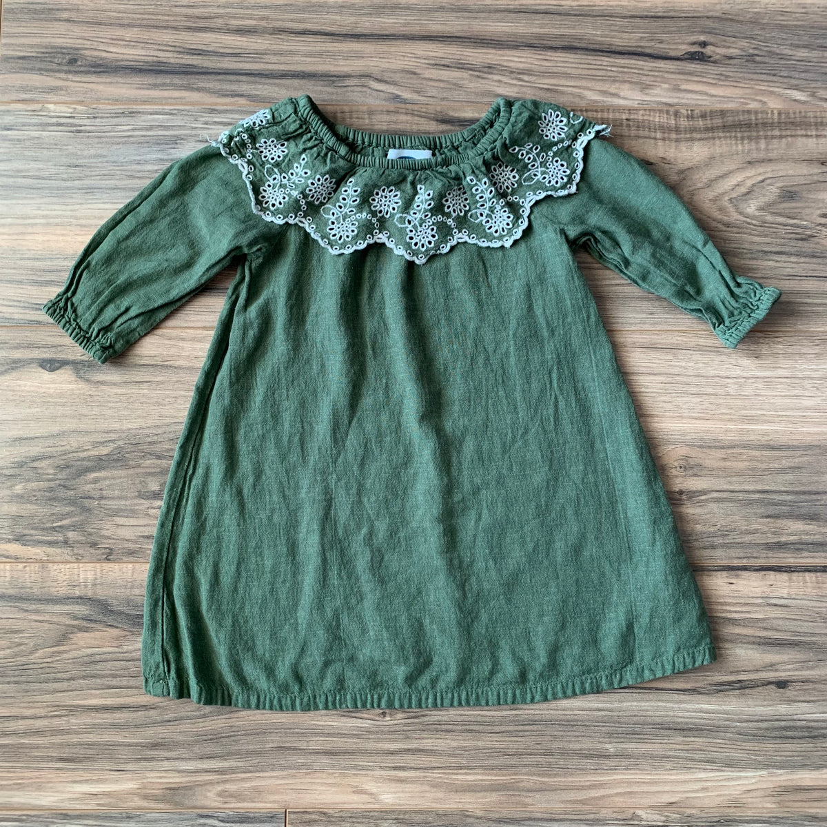 3/4T Old Navy Green Eyelet Boho Collared Long Sleeve Shift Dress Young Ones Kids Resale Store 3/4T Old Navy Green Eyelet Boho Collared Long Sleeve Shift Dress Young Ones Kids Resale Store