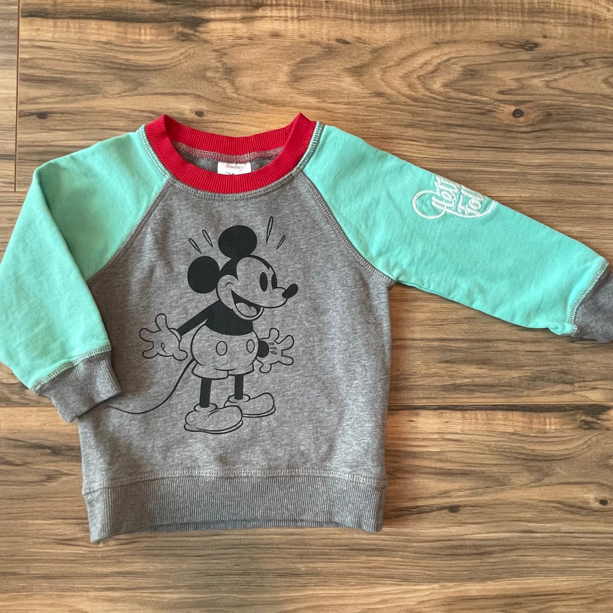 2T Hanna Andersson x Disney Mickey Mouse sweatshirt