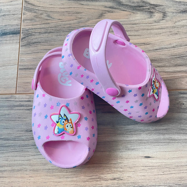 Size 7 Bluey star print pull on slides