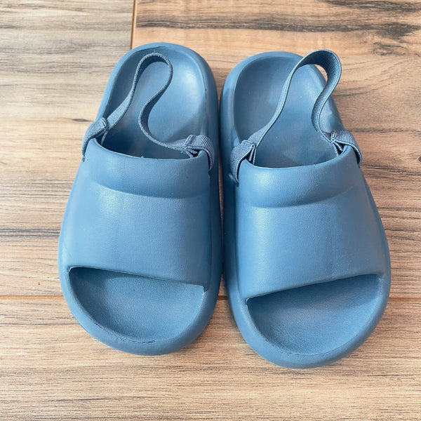 22 EU (Size 6C US) ZARA slides