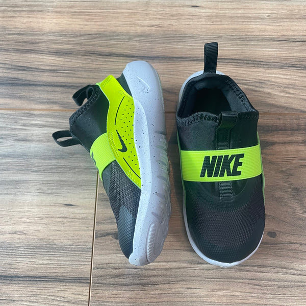 9C Nike Flex Runner sneakers