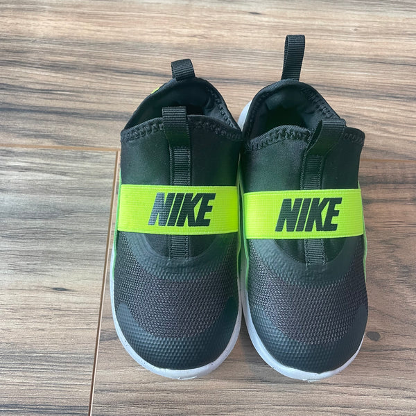 9C Nike Flex Runner sneakers