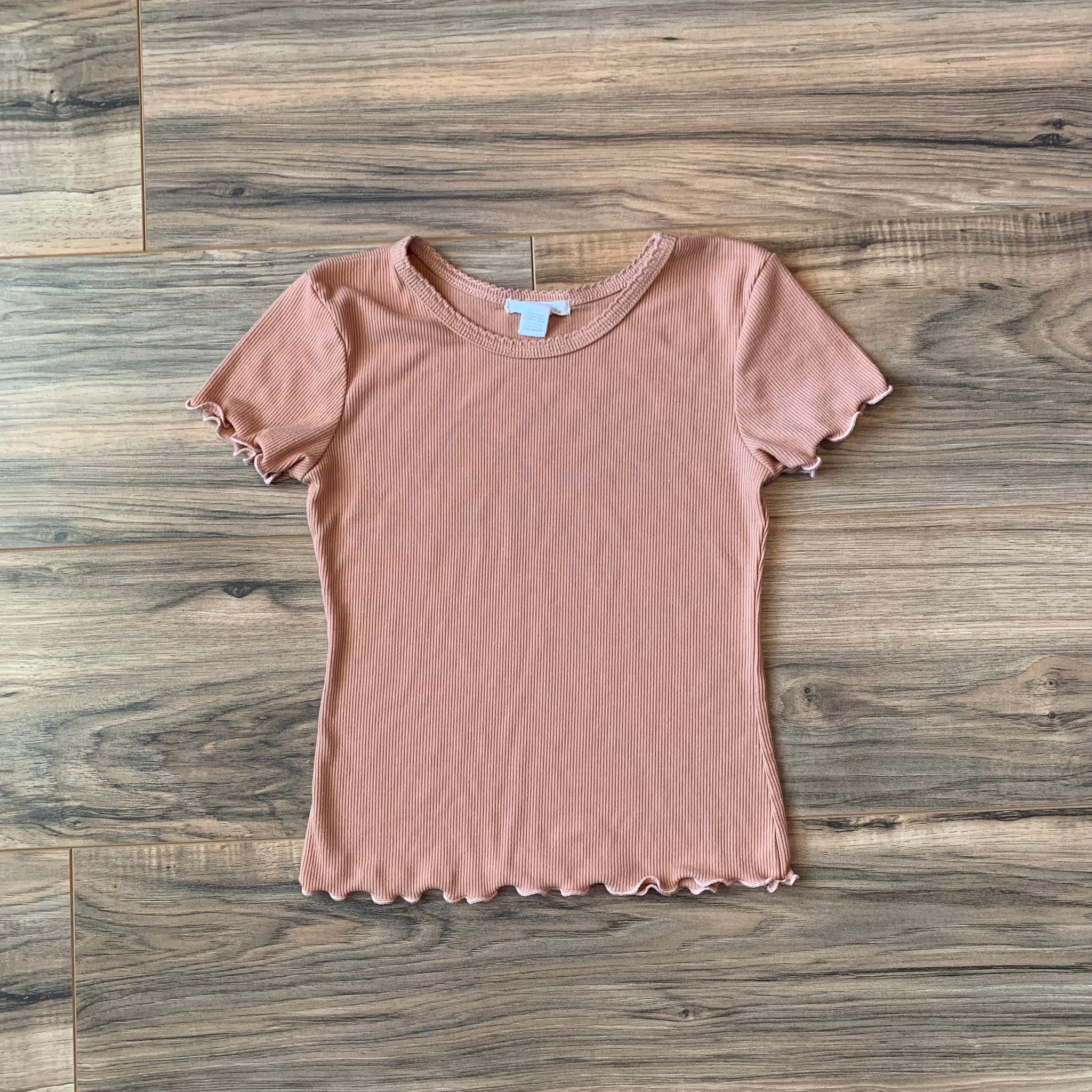 6x comparable Full Tilt Rust Ribbed T-Shirt with Lettuce Trim