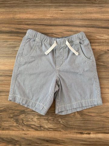 Size 5 GAP pinstripe pull on shorts w/pockets
