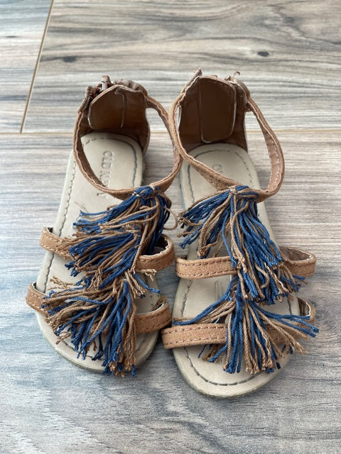 Size 4 Old Navy tan/navy fringe zip sandals