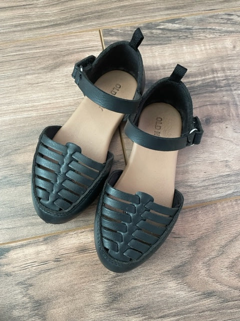 Size 7 Old Navy black faux leather huarache flats