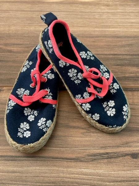 Size 8 GAP floral jute shoes w/ elastic laces